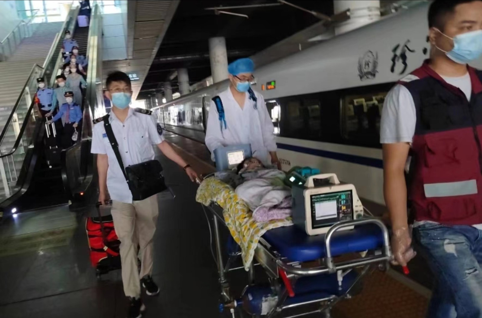 定洁县高铁转运公司